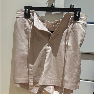 High-Waisted Shorts with tie